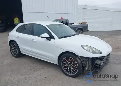 2015 Porsche Macan Turbo z USA, uszkodzony, nr VIN WP1AF2A57FLB96517